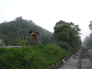 往龍騰斷橋路上旁舊鐵道