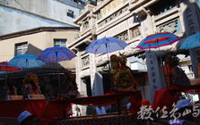 乘龍作客<BR>圖．文/陳旺展