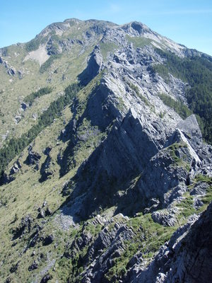 南湖主南峰岩稜