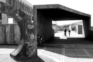 鶯歌陶瓷博物館-月門之一