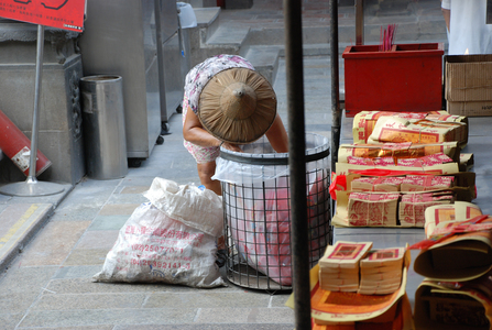 2010第五屆數位島嶼攝影比賽- 在神蔭之下