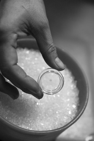 6塑膠射出-原料與成品