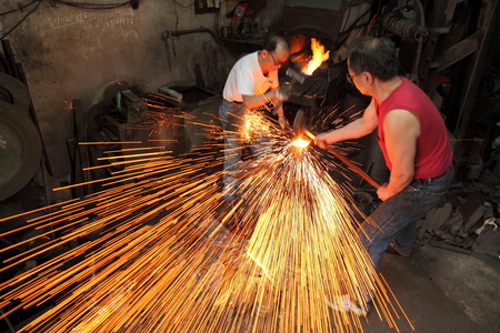 手工打鐵