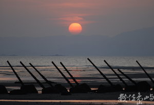 夕陽與軌條砦/陳旺展 2010年拍攝