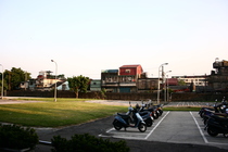 淹沒在城市裡的校園之二