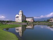 2.行政大樓．湖光