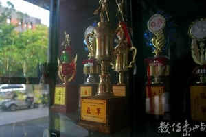 豐功偉業的故事