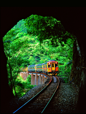 火車-從鄉村到田野