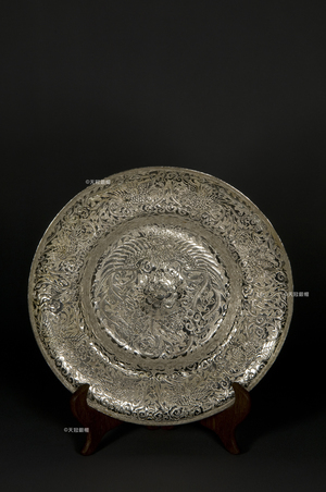 銀鏨花紋龍鳳盤