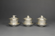 銀鏨花紋蓋碗盤