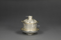 銀鏨花紋蓋碗盤