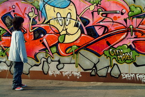 小女孩與動漫畫