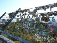 沒了鑰匙的鎖。