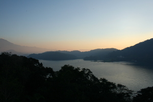 日月潭夕照