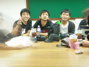 中間  我沒模糊喔