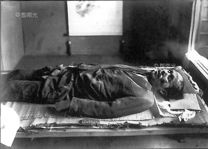 吳鴻麒槍擊遺照 1947(楊(毛灬)治）提供 吳忠維翻拍