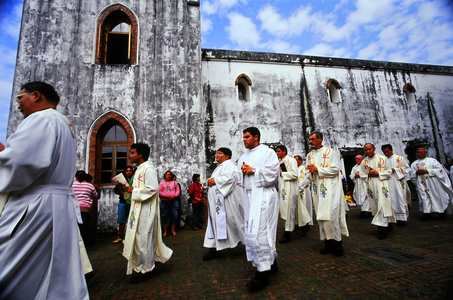 萬金聖母聖殿堂慶盛況