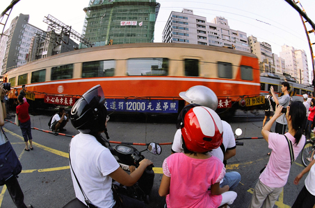 穿梭城市的最後列車