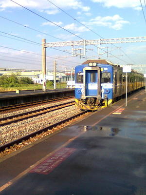 火車來了...
